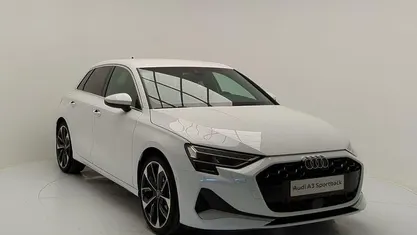Bianco arkona Nuova 2025 Audi A3 Sportback Ambiente Due volumi | 39.900 € (Cara)