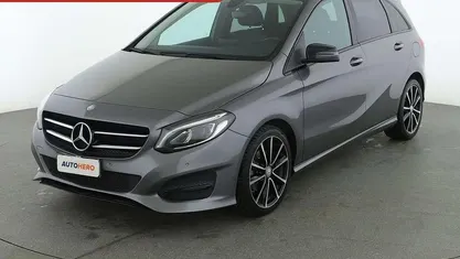 Usata Mercedes B200 136 CV (100 kW) 2016 Grigio Monovolume