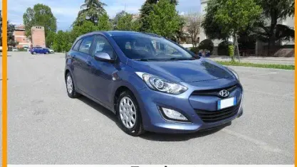 Usata Hyundai i30 Comfort 110 CV (80 kW) 2013 Blu Station wagon
