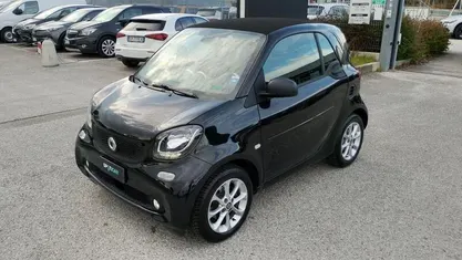 Usata Smart ForTwo Coupé 71 CV (52 kW) 2019 Nero Utilitaria
