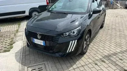 Usata Peugeot 208 Allure 136 CV (100 kW) 2025 Nero Utilitaria