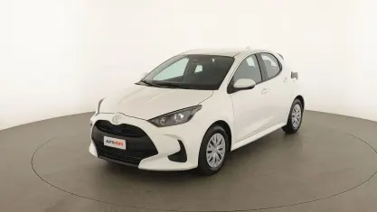 Usata Toyota Yaris Active 116 CV (85 kW) 2025 Bianco Utilitaria