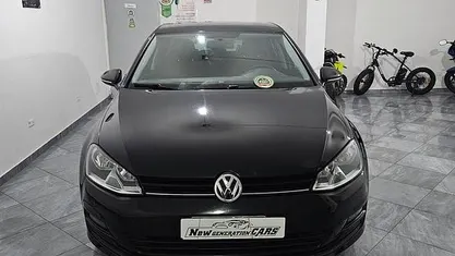 Nero Usata 2014 VW Golf VII Comfortline Tre volumi | 10.490 € (Buon prezzo)