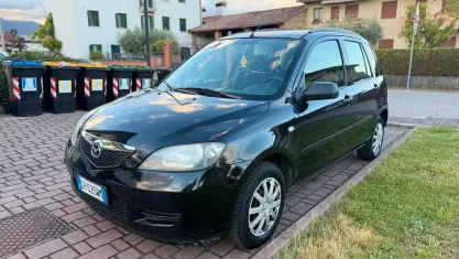 Usata Mazda 2 68 CV (50 kW) 2003 Nero Utilitaria