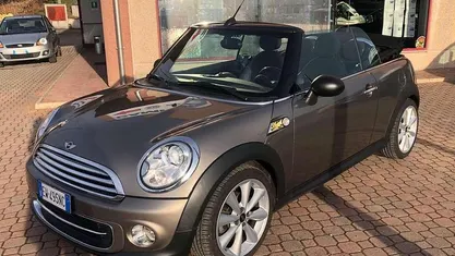 Usata Mini Cooper Cabriolet 122 CV (89 kW) 2014 Cabrio
