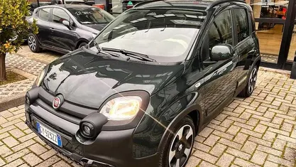 Usata Fiat Panda Cross Cross 69 CV (50 kW) 2025 Utilitaria