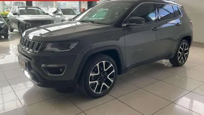 Käytetty Jeep Compass Limited 120 HP (88 kW) 2020 Harmaa Katumaasturi