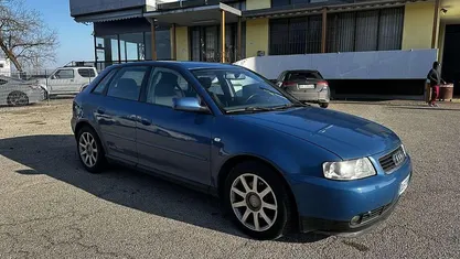 Usata 2001 Audi A3 Attraction Tre volumi | 2490 € (Buon prezzo)