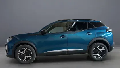 Usata Peugeot 2008 Allure 102 CV (75 kW) 2025 Blu obsession SUV