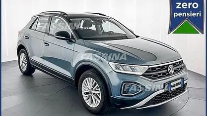 Usata VW T-Roc Style 110 CV (80 kW) 2022 Nero/grigio SUV