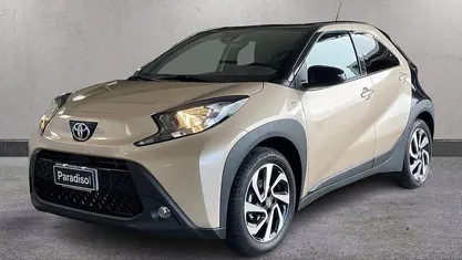 Usata Toyota Aygo X Trend 72 CV (52 kW) 2025 Nero SUV