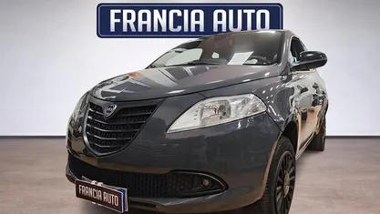 Usata Lancia Ypsilon 85 CV (62 kW) 2014 Grigio Utilitaria