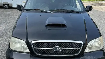 Usata Kia Carnival 145 CV (106 kW) 2005 Nero Monovolume