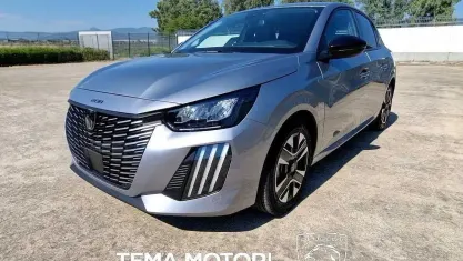 Usata Peugeot 208 Allure 100 CV (73 kW) 2025 Grigio Utilitaria