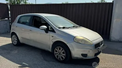 Usata Fiat Grande Punto Active 75 CV (55 kW) 2008 Grigio Utilitaria