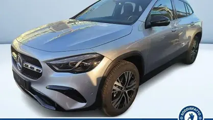 Begagnad Mercedes GLA200 Advanced 150 HK (110 kW) 2026 Grå SUV