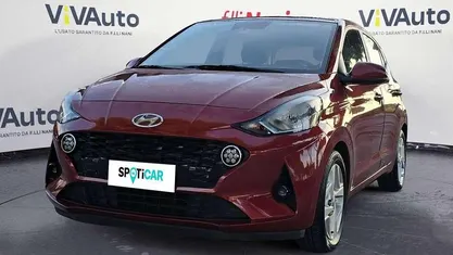Rosso Usata 2020 Hyundai i10 Advanced Due volumi | 10.850 € (Buon prezzo)