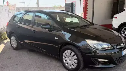 Usata Opel Astra Business 110 CV (80 kW) 2015 Nero Station wagon