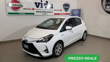 Usata Toyota Yaris Hybrid Business Edition 73 CV (53 kW) 2020 Bianco Berlina