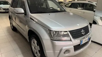 Usata Suzuki Grand Vitara 129 CV (94 kW) 2010 Grigio SUV