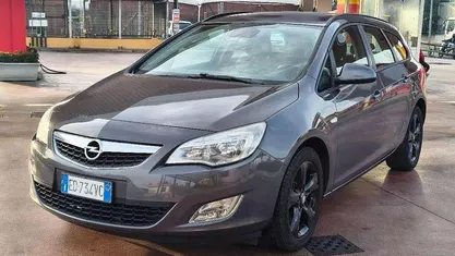 Usata 2010 Opel Astra Cosmo Station wagon | 3500 € (Buon prezzo)