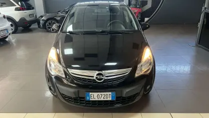 Usata Opel Corsa Edition 95 CV (69 kW) 2012 Nero Utilitaria
