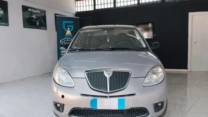 Usata Lancia Ypsilon 75 CV (55 kW) 2007 Beige Utilitaria