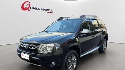 Usata 2015 Dacia Duster Lauréate SUV | 7990 € (Buon prezzo)