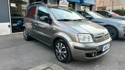 Usata Fiat Panda Lounge 69 CV (50 kW) 2011 Grigio Utilitaria
