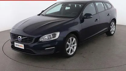 Usata Volvo V60 Kinetic 150 CV (110 kW) 2017 Blu Station wagon