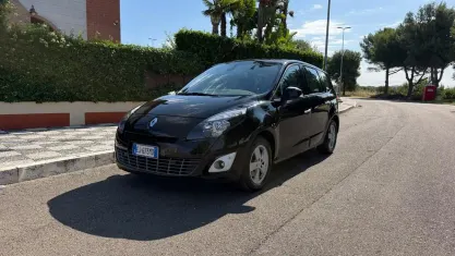 Usata Renault Scénic III Dynamique 130 CV (95 kW) 2011 Nero Monovolume