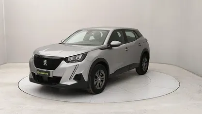 Usata Peugeot 2008 Active 102 CV (75 kW) 2021 Gray SUV