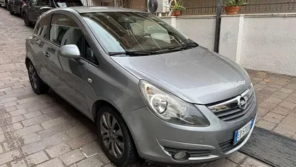 Grigio Usata 2010 Opel Corsa Edition Due volumi | 2650 € (Buon prezzo)