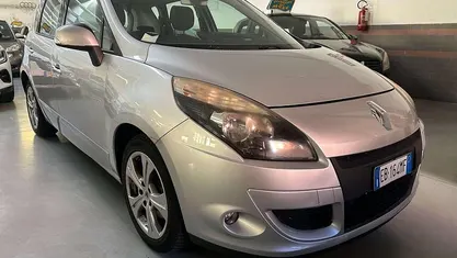 Usata 2010 Renault Scénic III Dynamique Monovolume | 5890 € (Buon prezzo)