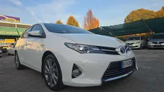 Usata 2014 Toyota Auris Hybrid Active Tre volumi | 9999 € (Buon prezzo)