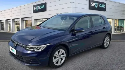 Usata VW Golf VIII Life 110 CV (80 kW) 2021 Blu met. Berlina