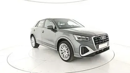 Usata Audi Q2 Ambiente 150 CV (110 kW) 2025 Grigio scuro SUV