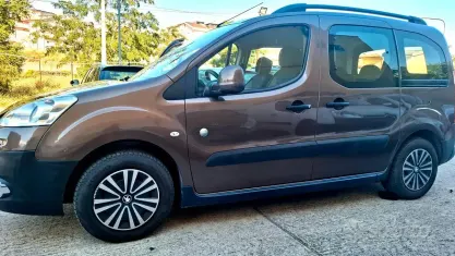 Usata Peugeot Partner Tepee Outdoor 115 CV (84 kW) 2014 Grigio Monovolume
