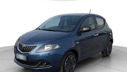 Usata Lancia Ypsilon Gold 70 CV (51 kW) 2023 Blu Utilitaria
