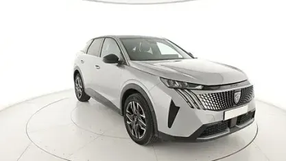 Usata Peugeot 3008 Allure 136 CV (100 kW) 2025 Argento SUV