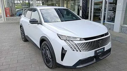 Bianco Usata 2024 Peugeot e-3008 Allure SUV | 37.950 € (Ottimo prezzo)