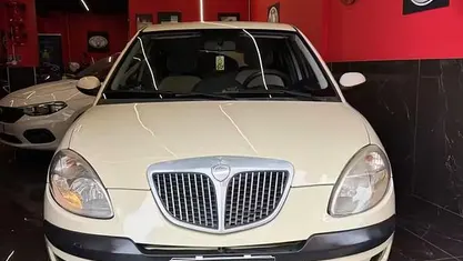 Usata Lancia Ypsilon 60 CV (44 kW) 2006 Beige Utilitaria