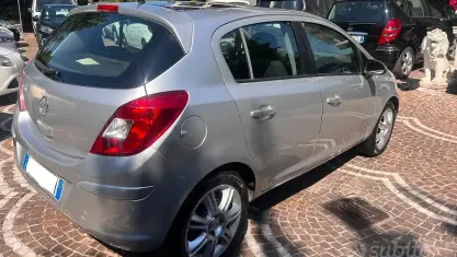Usata Opel Corsa Edition 63 CV (46 kW) 2013 Utilitaria