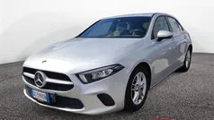 Grigio Usata 2019 Mercedes A180 Business Tre volumi | 21.900 € (Ottimo prezzo)
