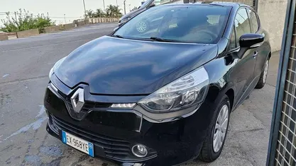 Nero Usata 2015 Renault Clio IV Tre volumi | 7500 € (Buon prezzo)