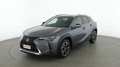 Grigio Usata 2019 Lexus UX 250h Executive Line SUV | 20.499 € (Buon prezzo)