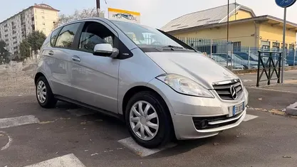 Usata Mercedes A160 Elegance 95 CV (69 kW) 2010 Grigio Utilitaria