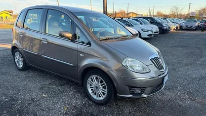 Usata Lancia Musa 95 CV (69 kW) 2009 Oro Monovolume