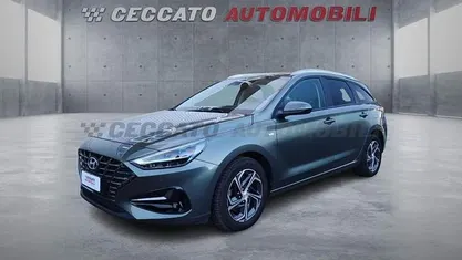 Grigio Usata 2023 Hyundai i30 Prime Station wagon | 13.377 € (Buon prezzo)