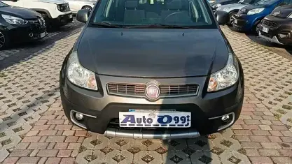 Usata Fiat Sedici Emotion 120 CV (88 kW) 2009 Grigio SUV